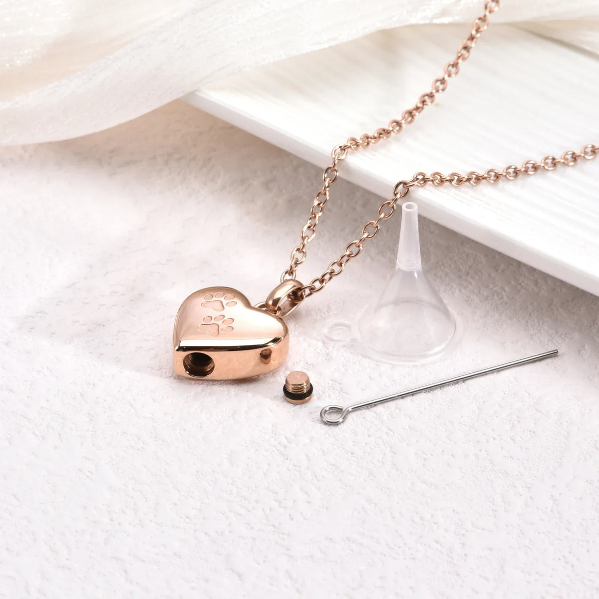 Pet Memorial Urn Necklace – Heart-Shaped Pendant with Paw Engraving VIP